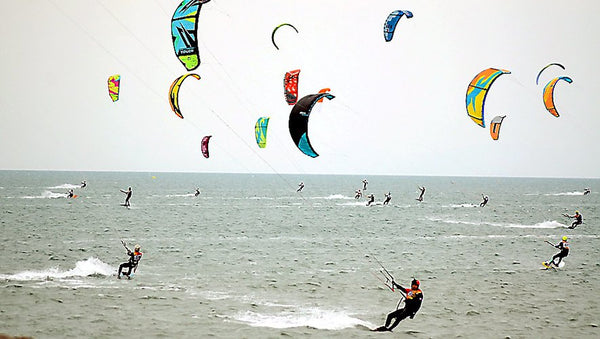 Le Kite Surf, un sport ultra complet melant force et endurance pour des sportifs confirmes