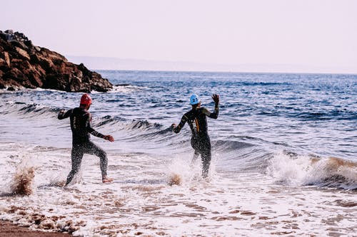 7 exercices pour s’entraîner à la nage en eau-vive en piscine pour le triathlon