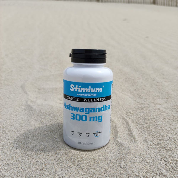 STIMIUM Ashwagandha ou Ashwaganda, plante adaptogène pour le plus puissant antistress naturel avec effet sur le stress oxydatif sur notre cerveau, améliorant les capacités cognitives, effet anti-inflammatoire sur les douleurs articulaires, propriétés antioxydantes extraordinaires améliorant l'élimination des radicaux libres dans l'organisme, redonne de l'énergie physique et aide à maintenir une résistance physique optimale, améliore l’endurance et la résistance, principalement sur les efforts longs