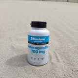 STIMIUM Ashwagandha ou Ashwaganda, plante adaptogène pour le plus puissant antistress naturel avec effet sur le stress oxydatif sur notre cerveau, améliorant les capacités cognitives, effet anti-inflammatoire sur les douleurs articulaires, propriétés antioxydantes extraordinaires améliorant l'élimination des radicaux libres dans l'organisme, redonne de l'énergie physique et aide à maintenir une résistance physique optimale, améliore l’endurance et la résistance, principalement sur les efforts longs