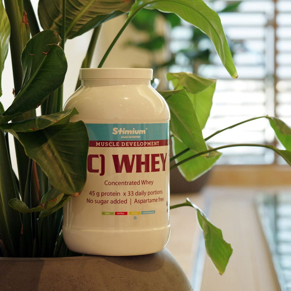 Stimium C Whey Vanille 2kg de proteine concentree WPC a 80%  81% pour construction musculaire et recuperation optimisee avec une parfaite solubilite sans grumeaux dans le shaker 